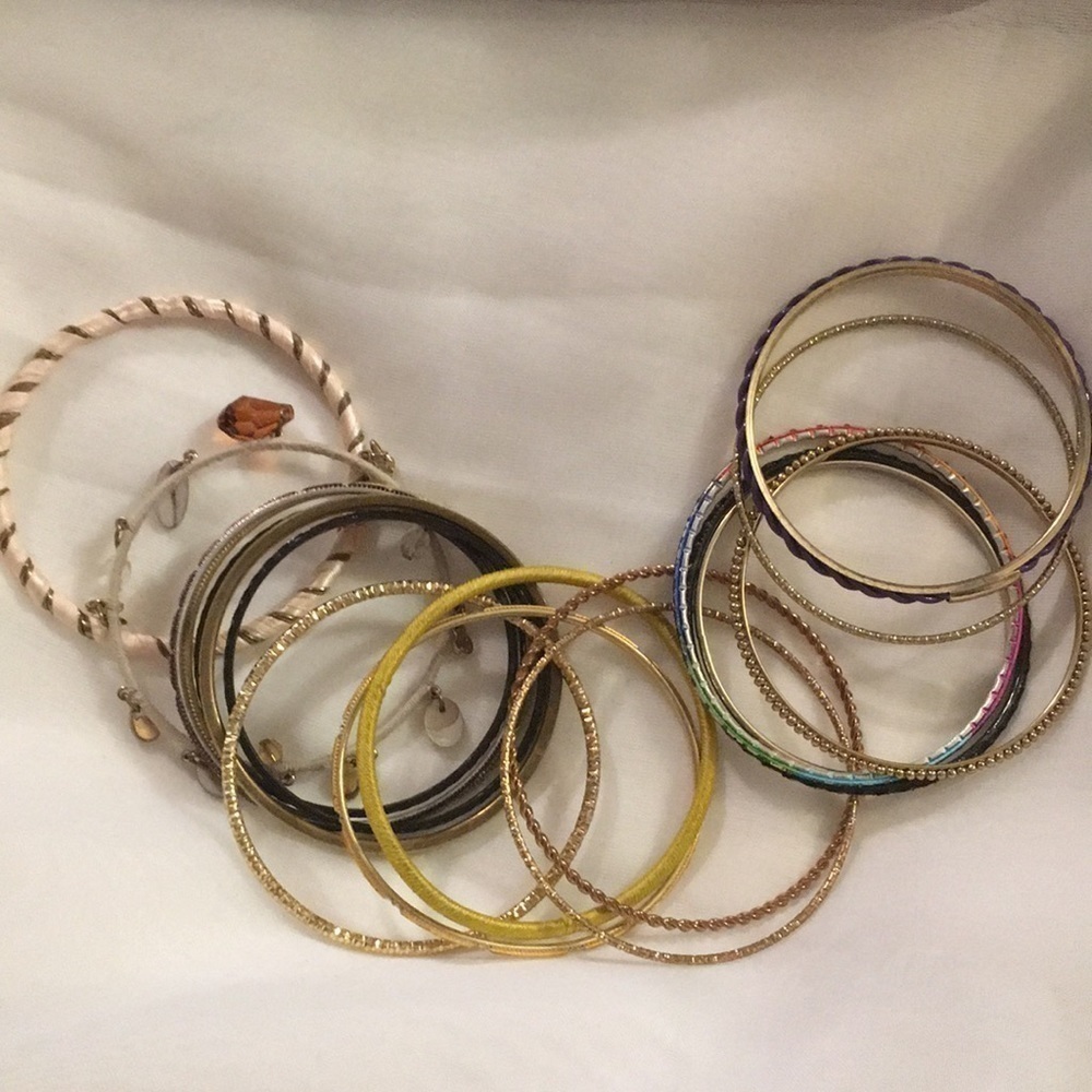 Assorted Bangle Bracelets (Z)